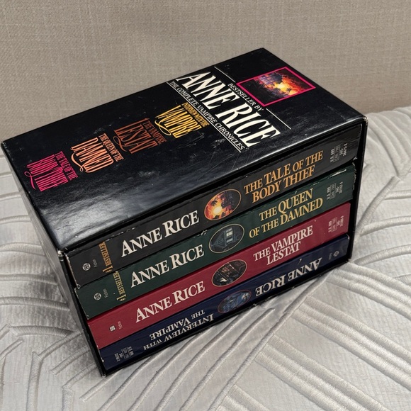 Anne Rice Vampire Chronicles Boxed Set - Multi-Color Paperback Collection - Picture 1 of 3